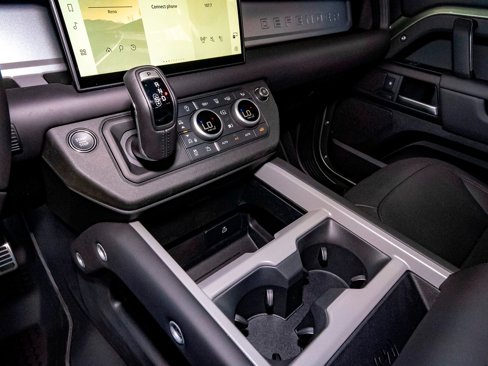 New 2025 Land Rover Defender 110 X image 30