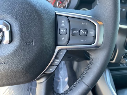 New 2026 RAM 1500 4x4 Crew Cab image 28