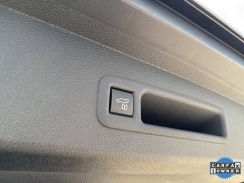 Used 2025 Toyota Sienna XSE image 9