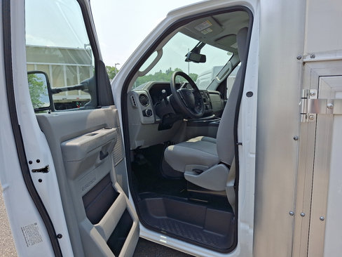 New 2026 Ford E-450 and Econoline 450 Super Duty w/ Power Equipment Group image 8