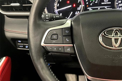 Used 2022 Toyota Highlander XSE image 11