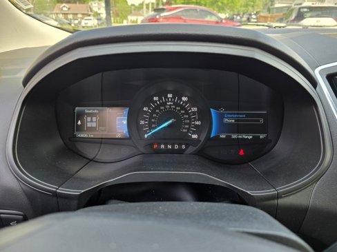 Used 2024 Ford Edge Titanium image 33