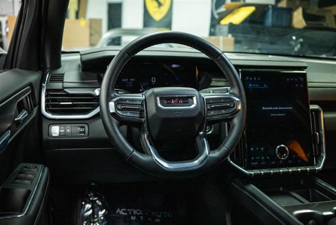 Used 2025 GMC Acadia Elevation image 17