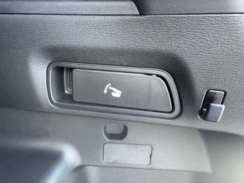 New 2025 Mitsubishi Outlander SEL image 37