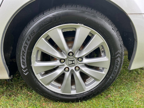 Used 2011 Honda Accord EX-L image 4