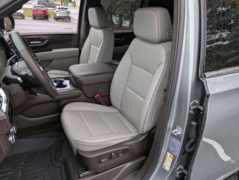 Used 2025 GMC Yukon Elevation image 7