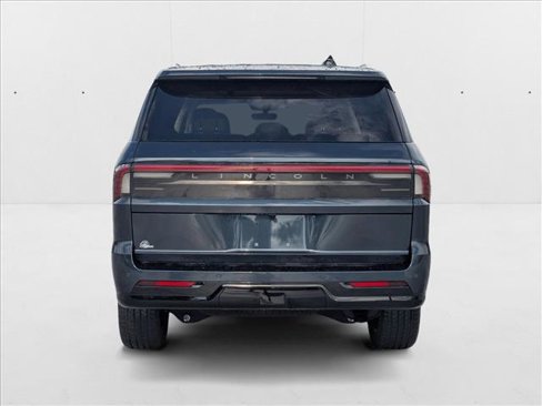 New 2025 Lincoln Navigator Reserve image 7