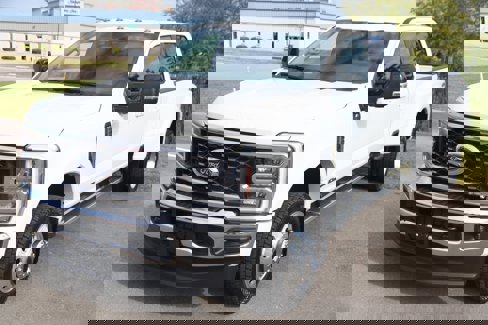 Used 2025 Ford F450 Lariat image 24
