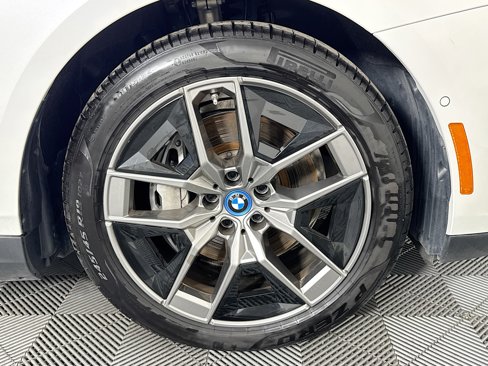 Used 2025 BMW i5 eDrive40i image 31
