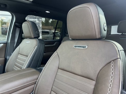 Used 2026 GMC Acadia Denali Ultimate image 17