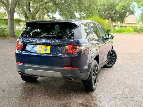 Used 2016 Land Rover Discovery Sport SE image 5