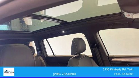 Used 2022 Volkswagen Tiguan SE R-Line image 38