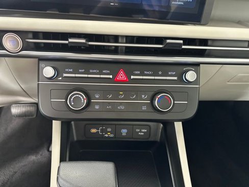 Certified 2025 Hyundai Tucson SE image 52