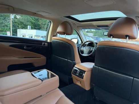 Used 2015 Lexus LS 460 L image 19