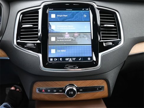 Used 2024 Volvo XC90 B6 Plus w/ Protection Package Premier image 11