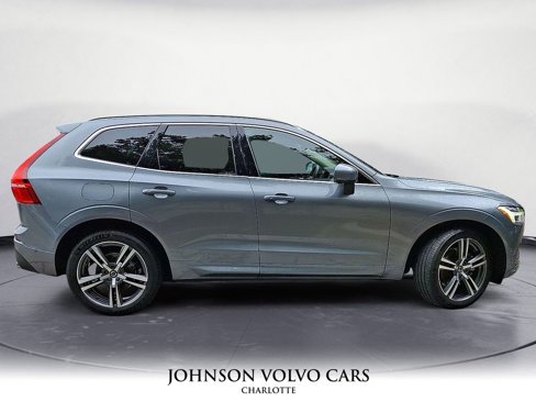 Used 2019 Volvo XC60 T5 Momentum w/ Multimedia Package image 32