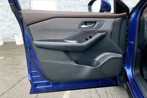 Used 2023 Nissan Rogue SV image 26