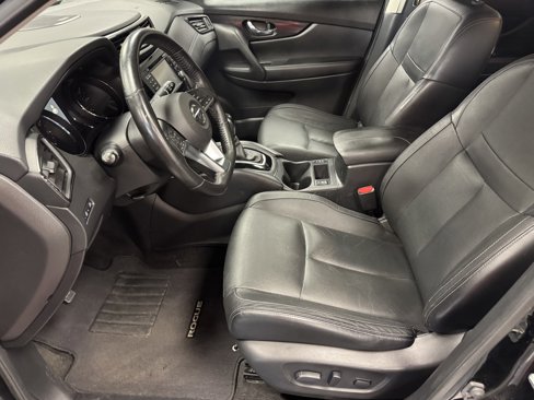 Used 2017 Nissan Rogue SL image 9