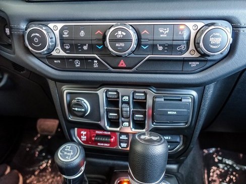 New 2025 Jeep Wrangler Unlimited Rubicon image 11