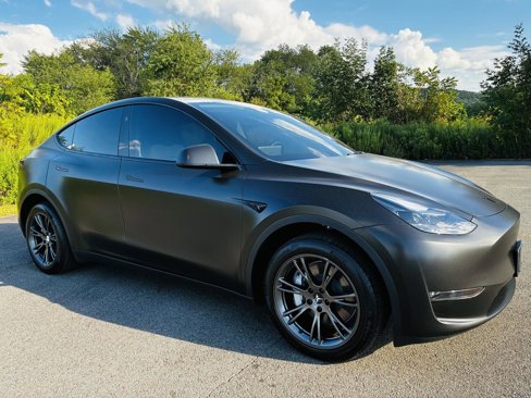 Used 2025 Tesla Model Y Long Range image 10