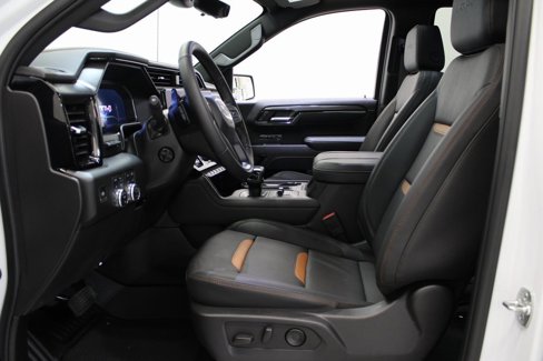 Used 2025 GMC Sierra 1500 AT4 w/ AT4 Premium Package image 7