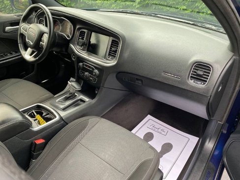 Used 2016 Dodge Charger SXT image 9