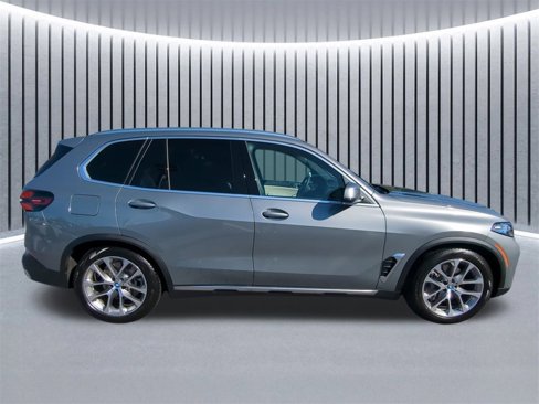 Certified 2025 BMW X5 xDrive50e w/ Premium Package image 4