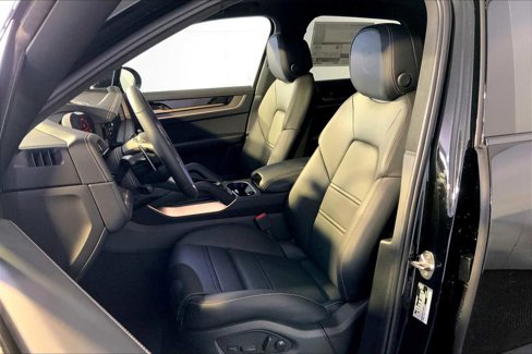 New 2025 Porsche Cayenne GTS image 5