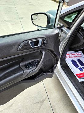 Used 2016 Ford Fiesta Titanium image 9