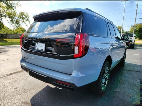 New 2025 Ford Expedition Platinum image 4