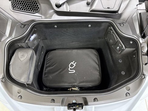 Used 2024 Lamborghini Revuelto image 34