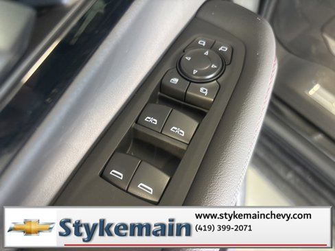 New 2026 Chevrolet Suburban RST image 17