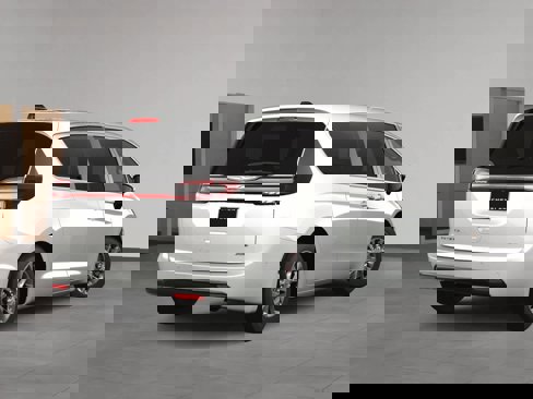 New 2025 Chrysler Pacifica Select image 5