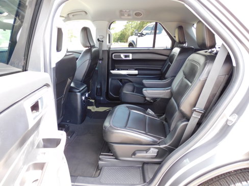 Used 2022 Ford Explorer XLT w/ Equipment Group 202A image 14