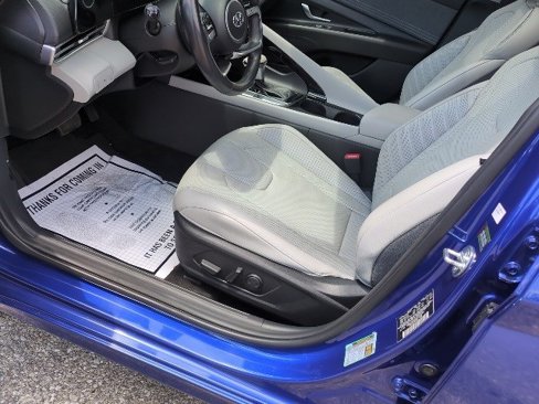 Used 2023 Hyundai Elantra Limited w/ Cargo Package image 11