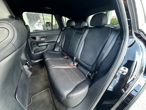 Used 2024 Mercedes-Benz GLC 300 4MATIC image 30