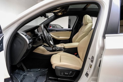 Used 2025 BMW X4 xDrive30i image 4