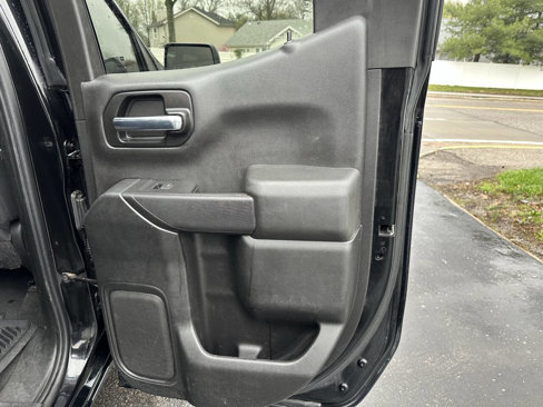 Used 2020 Chevrolet Silverado 1500 Custom w/ Custom Value Package image 13