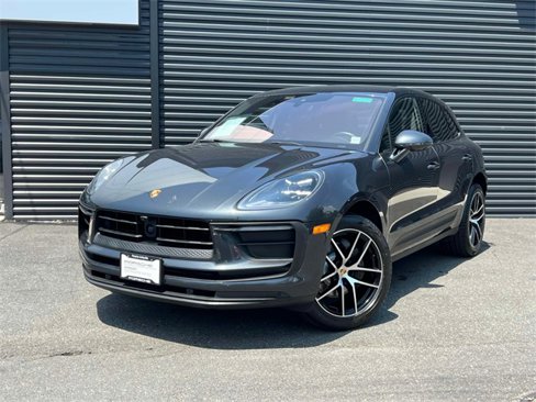 Certified 2022 Porsche Macan image 1