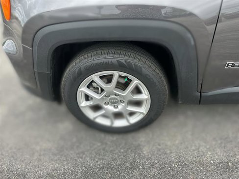 Used 2019 Jeep Renegade Latitude image 17