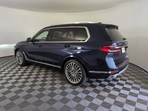 New 2026 BMW X7 xDrive40i w/ Executive Package image 3
