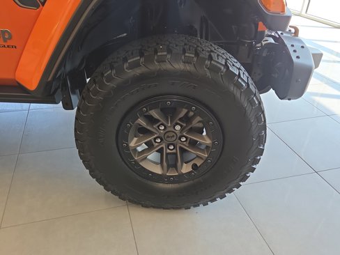 Used 2025 Jeep Wrangler Unlimited Rubicon 392 image 4