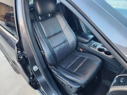 Used 2016 Jeep Grand Cherokee Limited w/ Luxury Group II image 18