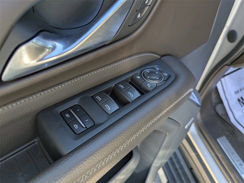 Certified 2022 GMC Yukon XL Denali image 10
