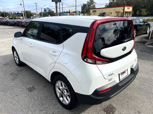 Used 2021 Kia Soul S image 7