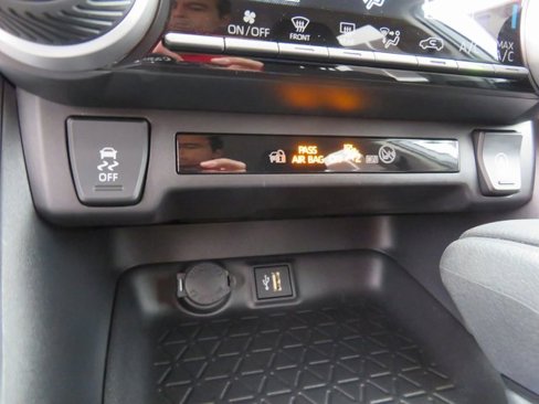 Certified 2025 Toyota RAV4 LE image 25