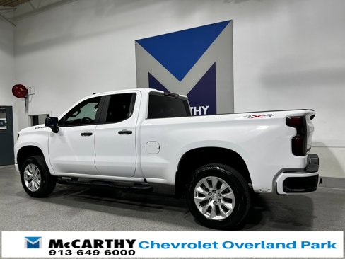 Used 2023 Chevrolet Silverado 1500 Custom image 10