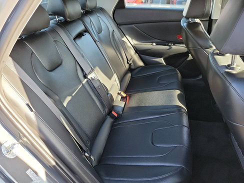 Certified 2024 Hyundai Elantra Limited image 18