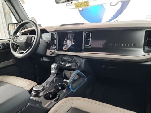 Used 2023 Ford Bronco Wildtrak image 25