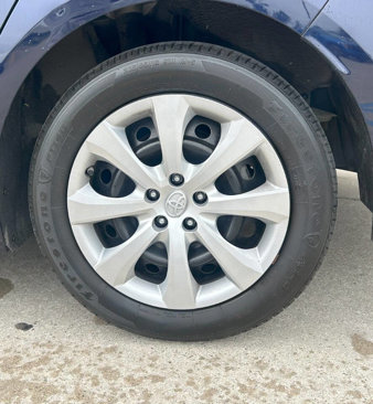 Used 2020 Toyota Corolla LE image 37